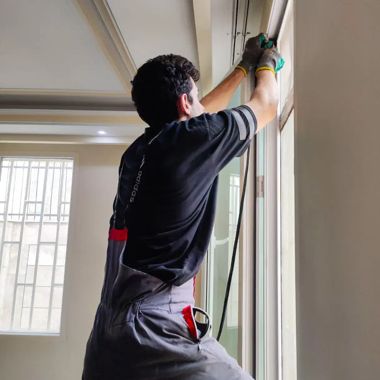 ریگلاژ نصب تولید درب و پنجره دوجداره upvc توری|خدمات پیشه و مهارت|فردیس, ثابتی|دیوار