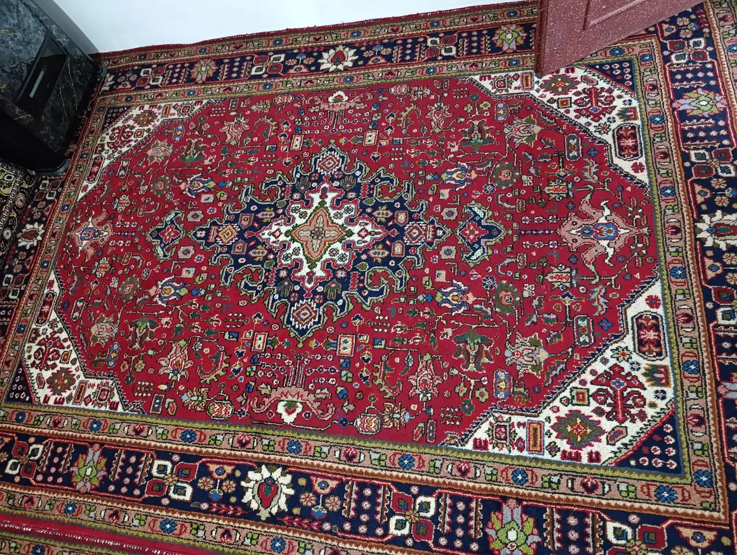 فرش دستبافت در حد نو|فرش|خوی, |دیوار