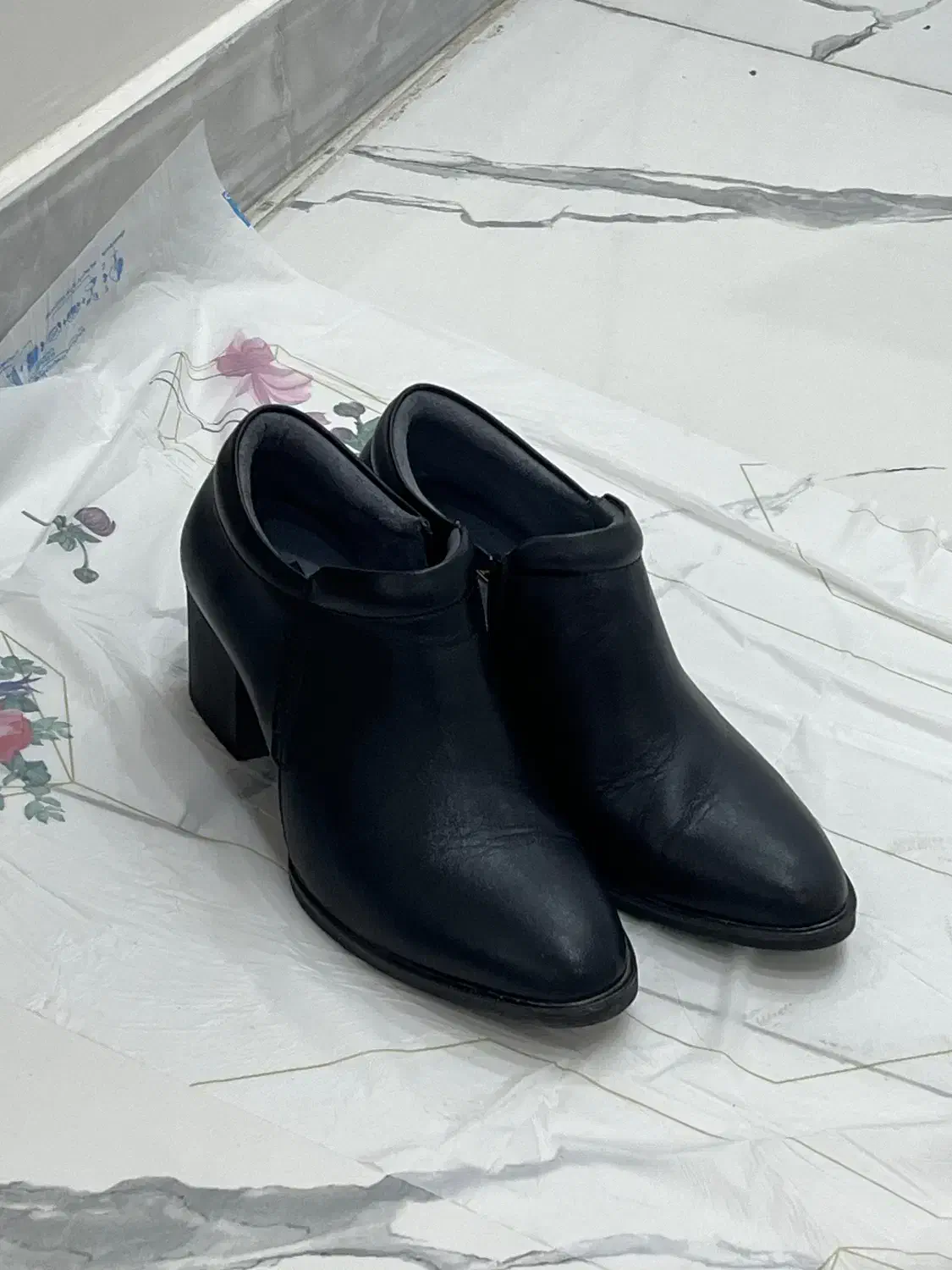 کفش چرم  طبیعی  پاشنه دار سایز ۳۷ در حد نو|کیف، کفش، کمربند|تهران, بهداشت|دیوار