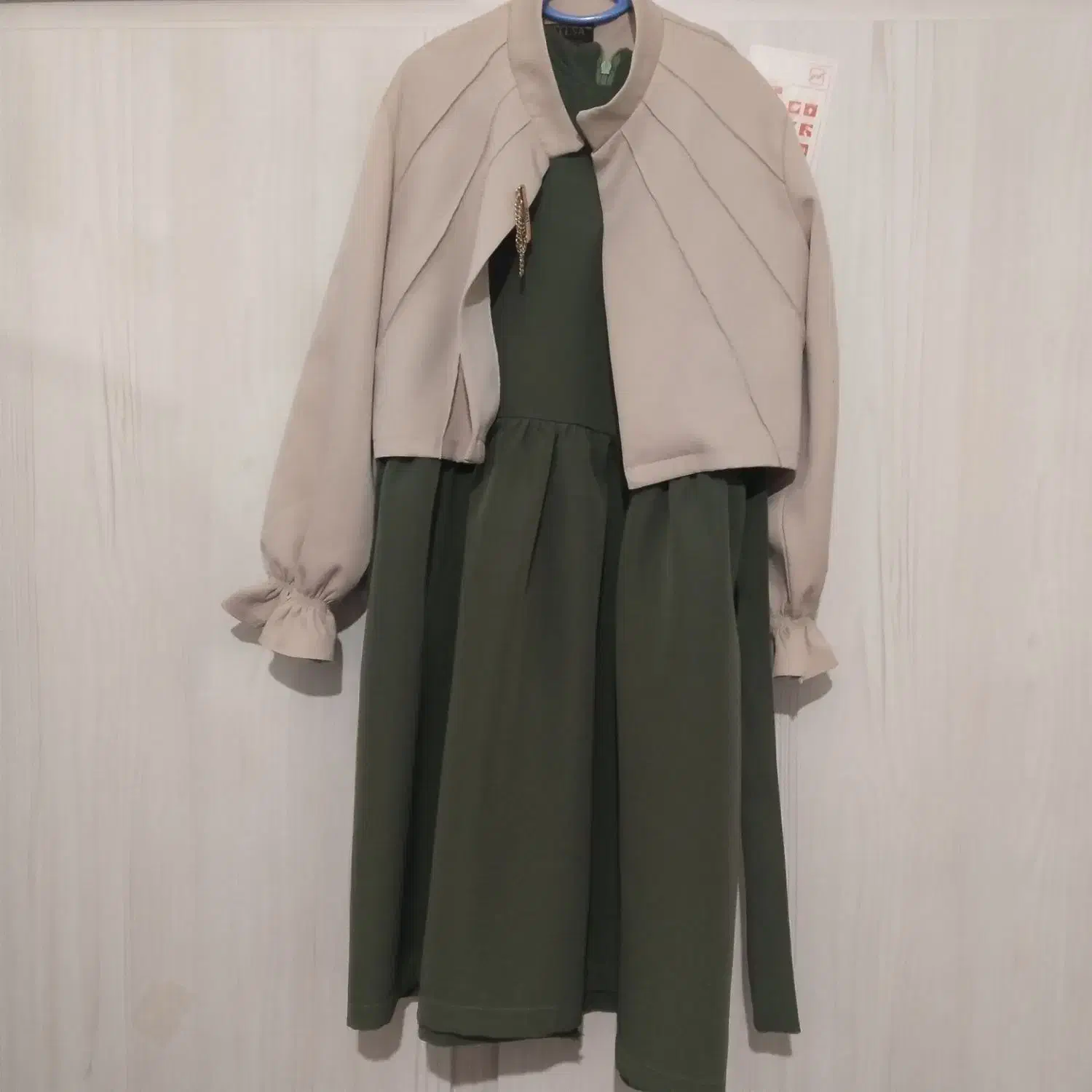 لباس|لباس|گلبهار, شهر جدید گلبهار|دیوار