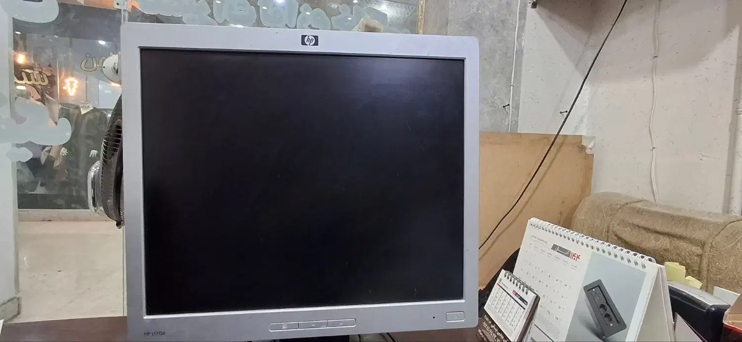 فروش مانیتور  ۱۷ اینچ (HP L1706) - سالم و با کیفیت|قطعات و لوازم جانبی رایانه|پردیس, فاز ۱|دیوار
