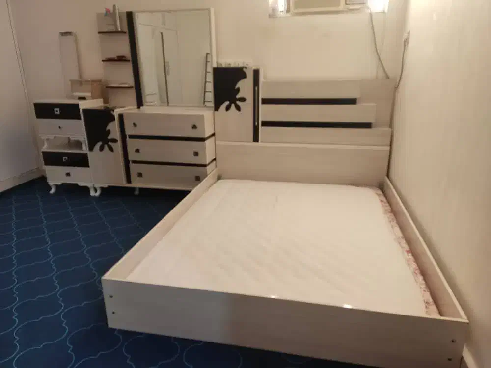 تختخواب دونفره همراه با تشک در حدنو|تخت و سرویس خواب|شوشتر, |دیوار