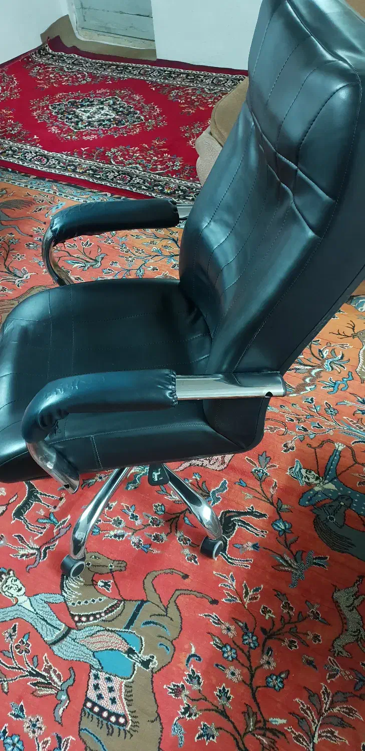 صندلی مدیریتی|صندلی و نیمکت|هشتگرد, هیو|دیوار