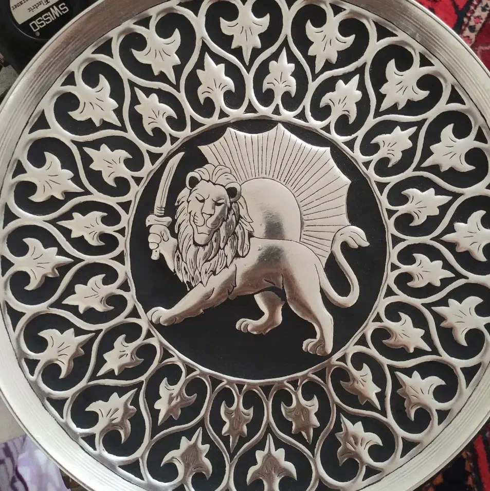 سینی قلم زنی شده|کلکسیون اشیاء عتیقه|زنجان, |دیوار