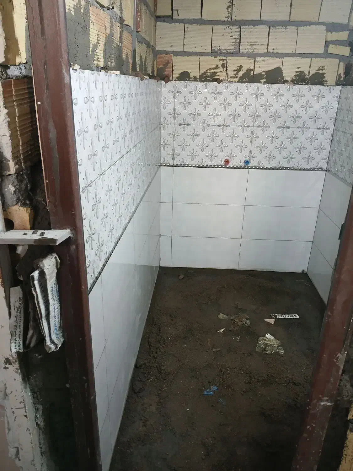 کاشیکاری و سرامیک کاری-نما وموزایک|خدمات پیشه و مهارت|میانه, |دیوار