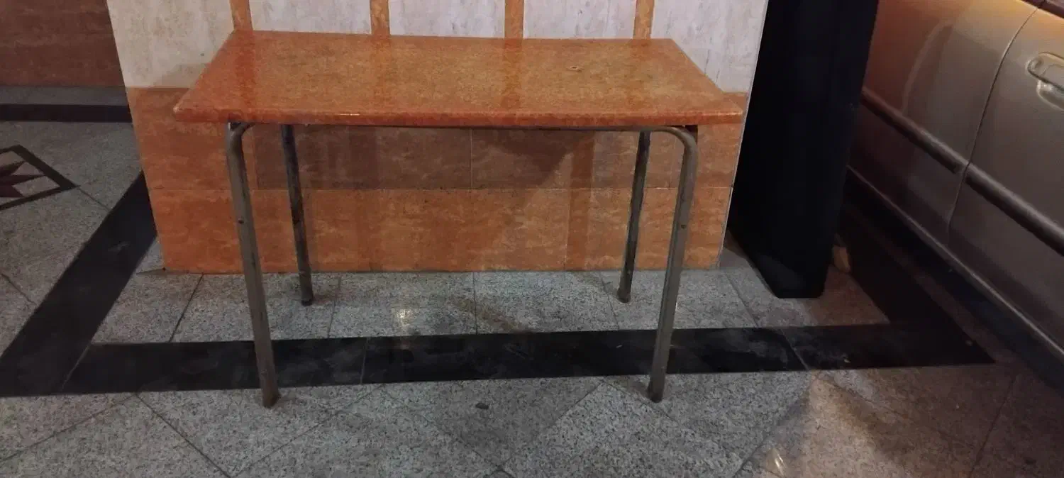 میز محکم با پایه فلزی|میز و صندلی غذاخوری|تهران, امیریه|دیوار