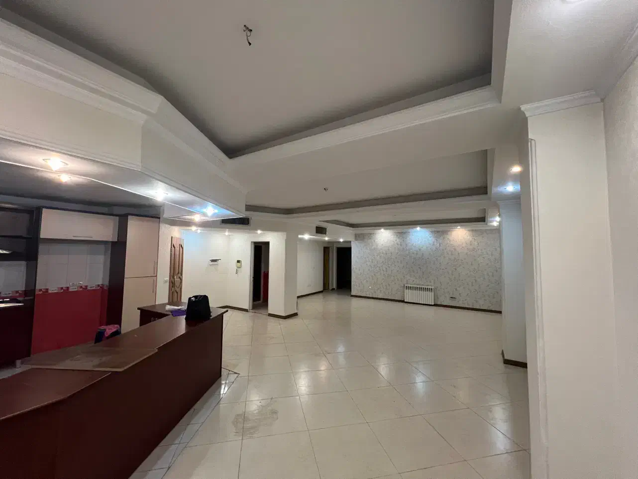 کوهک، خ سحر، ۱۳۰متر، دوخواب، پارکینگ انبار اسانسور