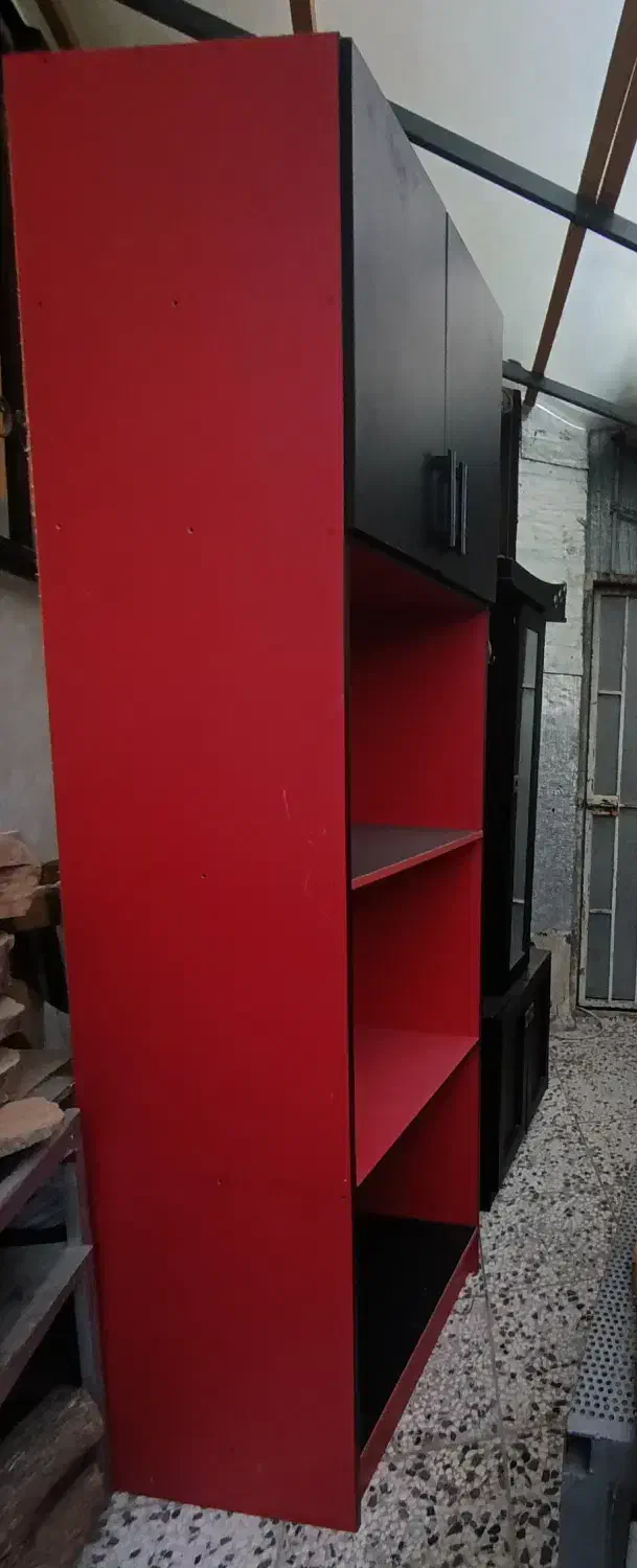 کمد ویترینی سالم و تمیز، سینک ظرفشویی سالم|بوفه، ویترین، کنسول|نوشهر, |دیوار