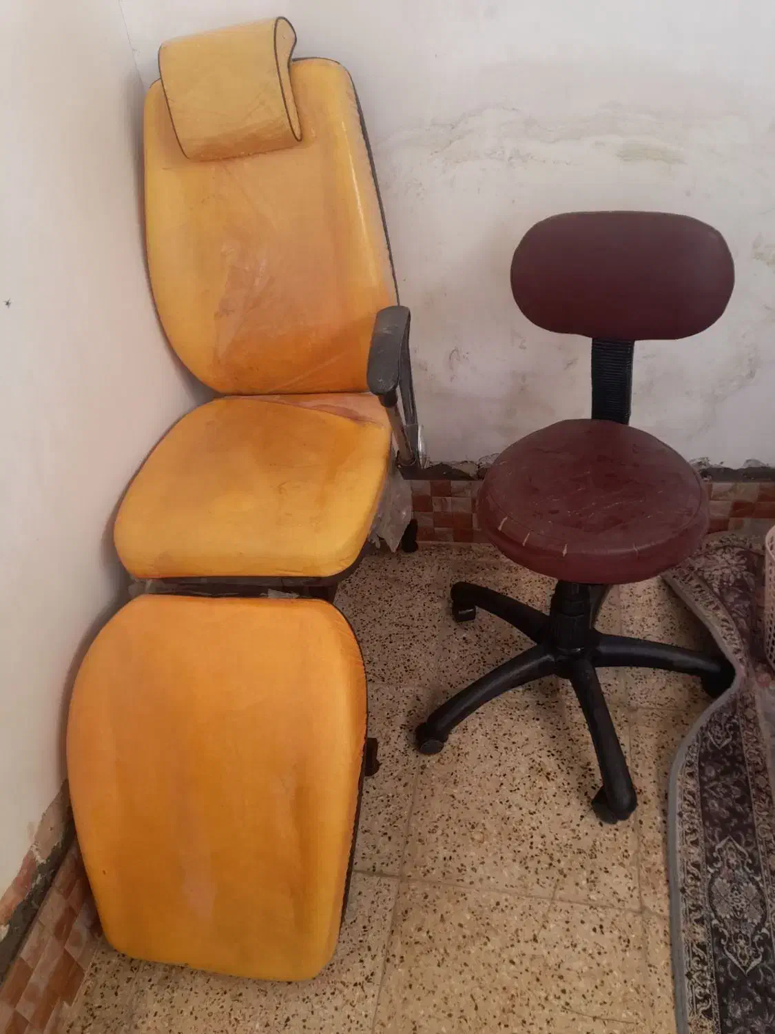 صندلی آرایشگاه|آرایشگاه و سالن‌های زیبایی|بجنورد, |دیوار