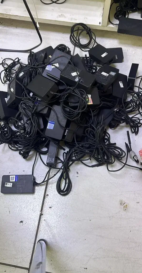 شارژر سرفیس ۴۴ وات اورجینال|قطعات و لوازم جانبی رایانه|سنندج, |دیوار