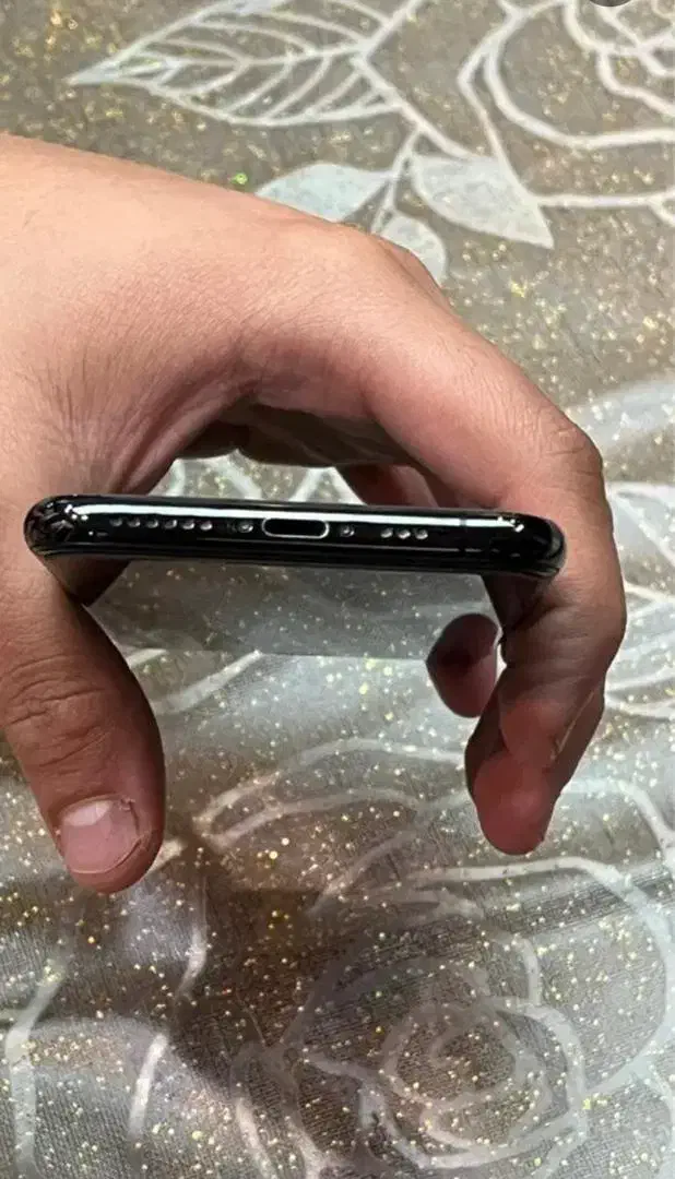 ایفون xs256 به همراه اداپتور ۲۰wاصل|موبایل|اردبیل, |دیوار