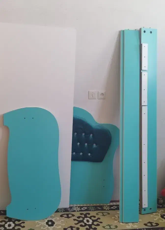 تخت نوجوان تمیز|تخت و سرویس خواب|خمینی‌شهر, |دیوار