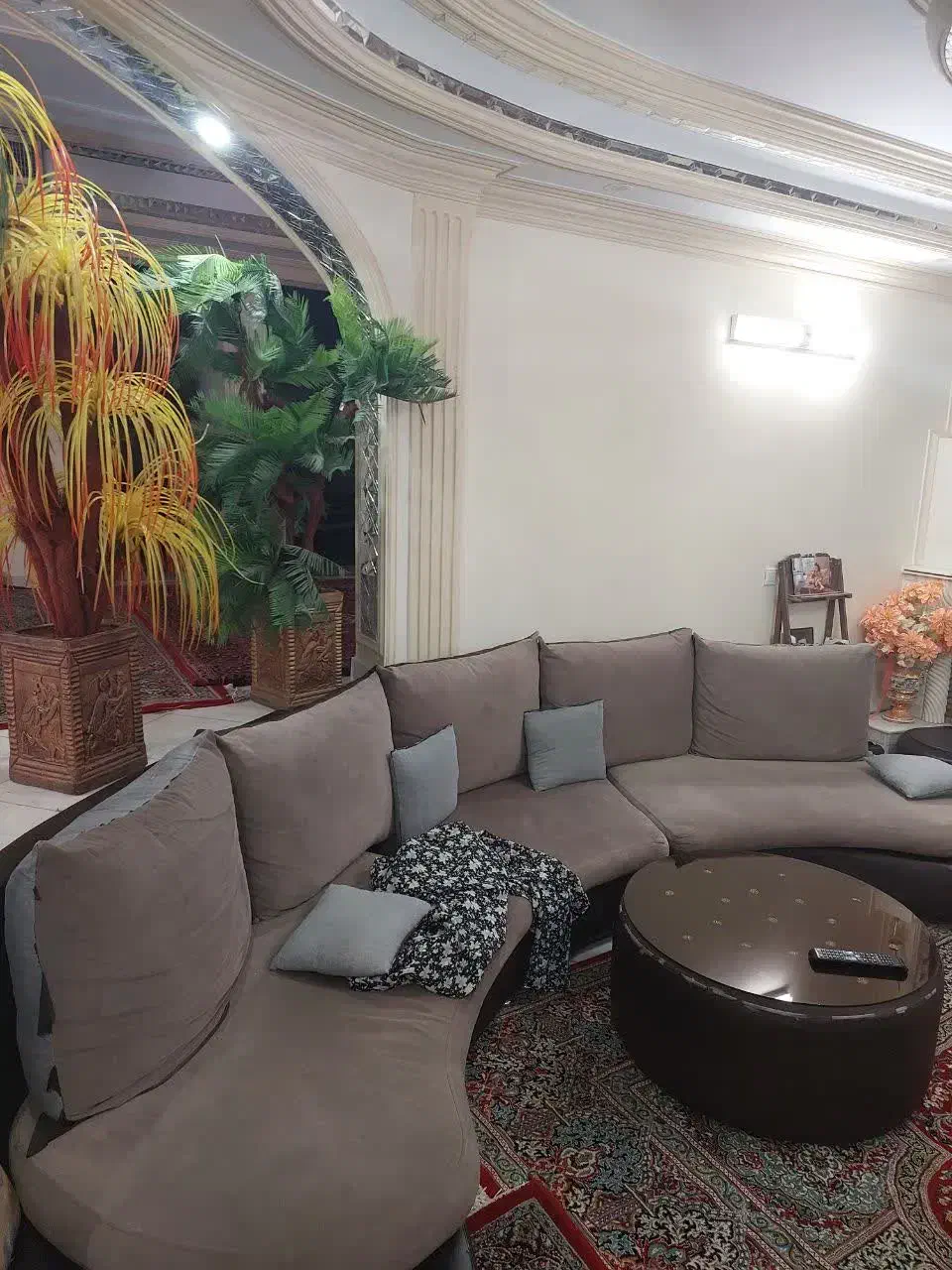 رهن و اجاره ۲۱۰متری۳خوابه فول امکانات ویلایی