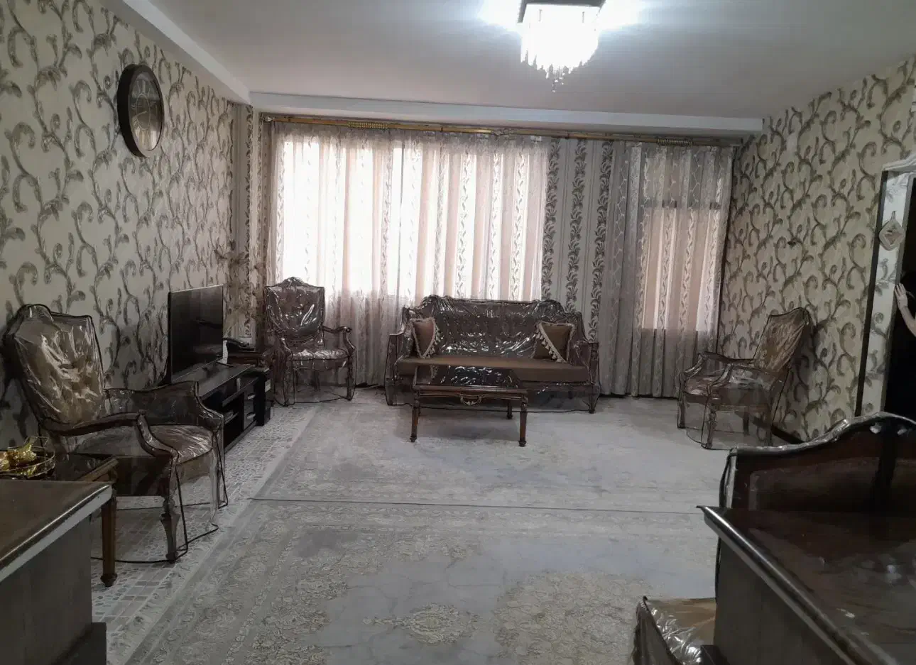 آپارتمان ۹۰متری/۲خواب/ خیابان برزگر/|اجارهٔ آپارتمان|محمدشهر, محمدشهر|دیوار