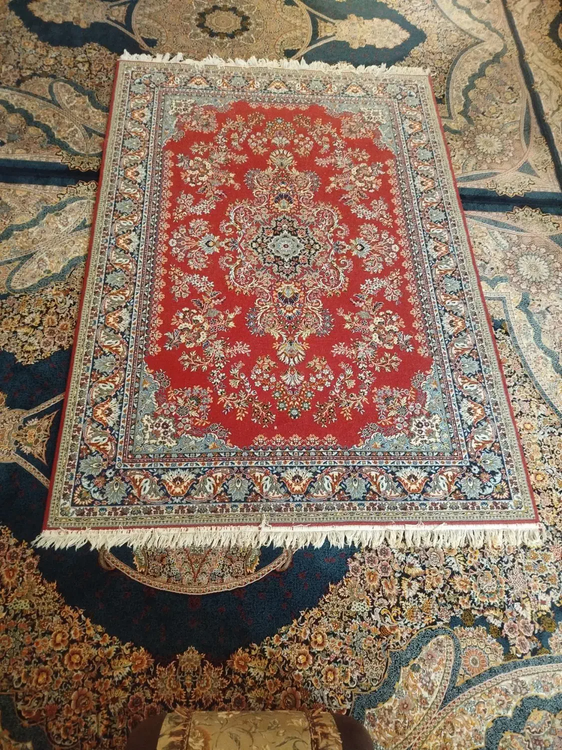 قالی 700شونه ریز نقش|فرش|شیراز, شهرک گلها|دیوار