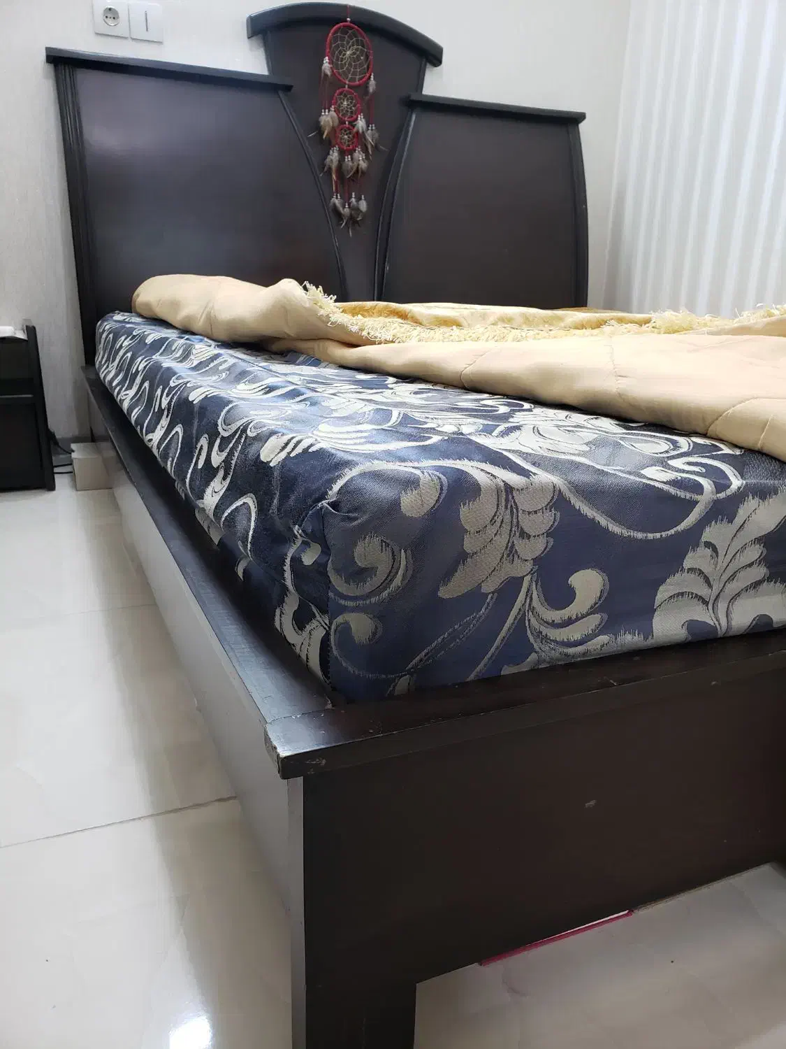 تخت خواب ۲نفره و پاتختی|تخت و سرویس خواب|اصفهان, جاوان|دیوار