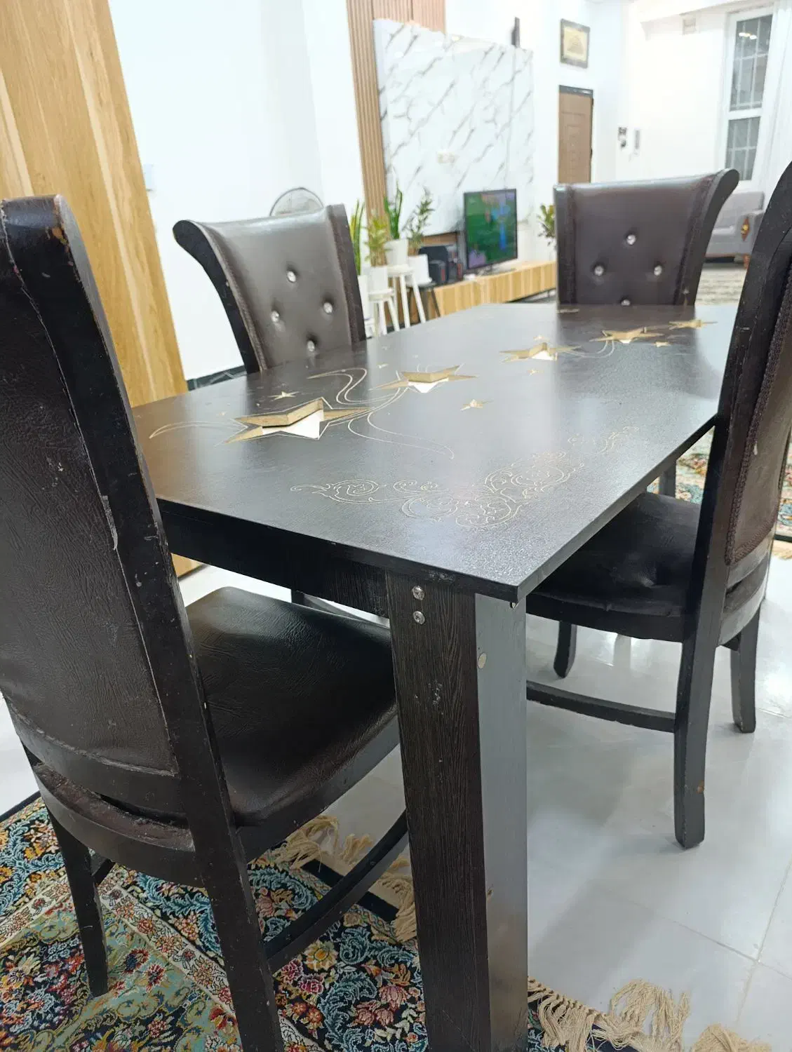 میز ناهارخوری|میز و صندلی غذاخوری|زاهدان, |دیوار