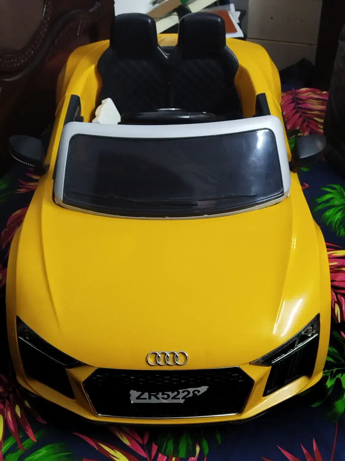 ماشین شارژی|اسباب‌بازی بچه|یزد, |دیوار