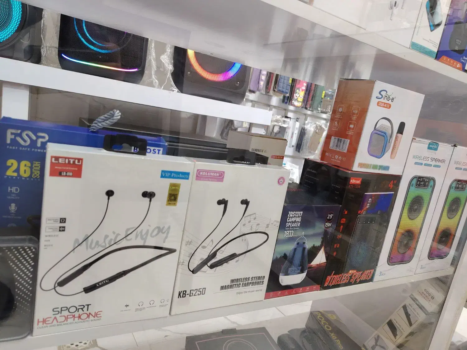 انواع اسپیکر و ایرپاد و گردنی|لوازم جانبی موبایل و تبلت|برخوار, |دیوار