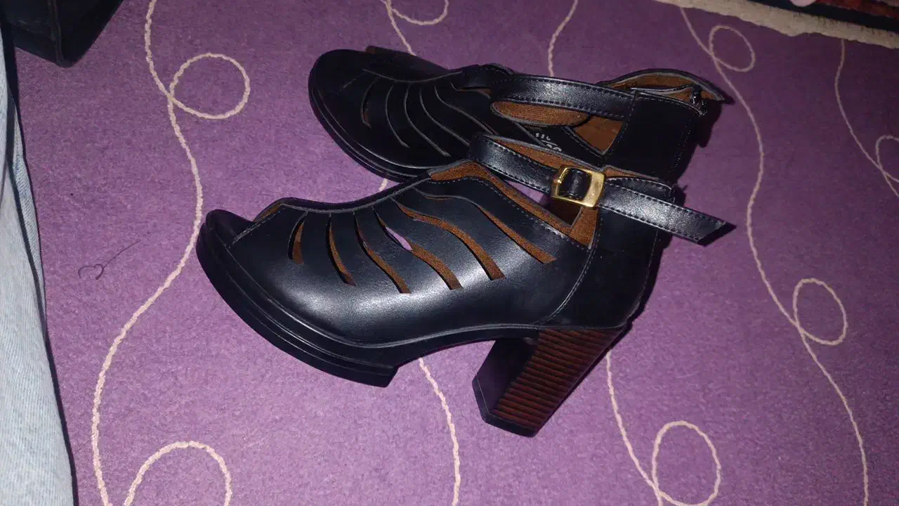 کفش نو سایز ۳۸|کیف، کفش، کمربند|میانه, |دیوار