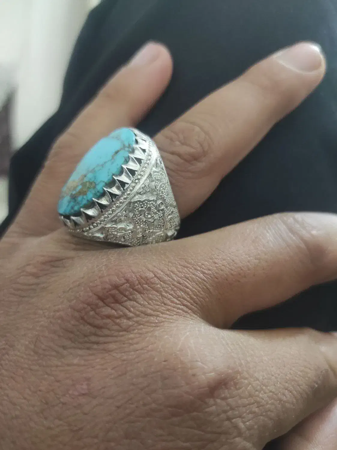 فیروزه نیشابور|جواهرات|نیشابور, دارایی|دیوار