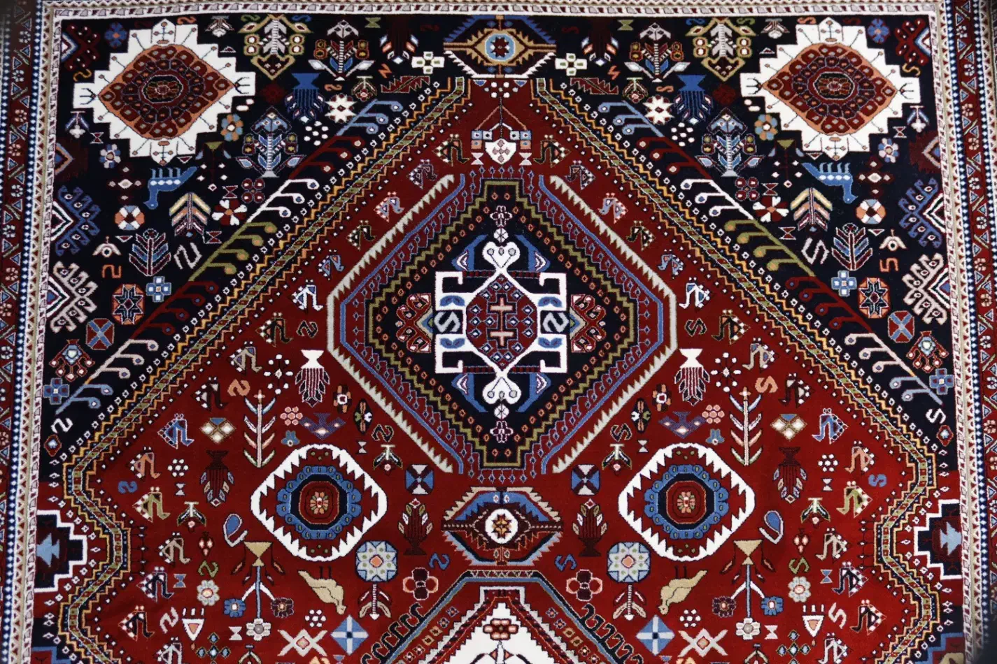 گالری فرش هزارویک نقش|فرش|بیرجند, |دیوار