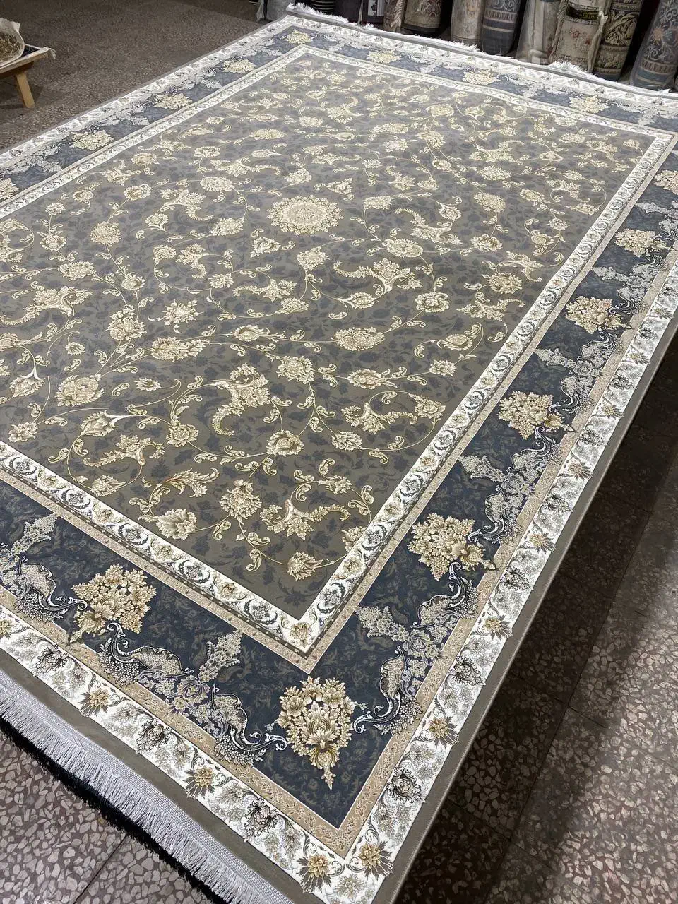 ۱۲۰۰ شانه نقشه اسلیمی رنگ طوسی|فرش|کاشان, شهرک صنعتی راوند|دیوار