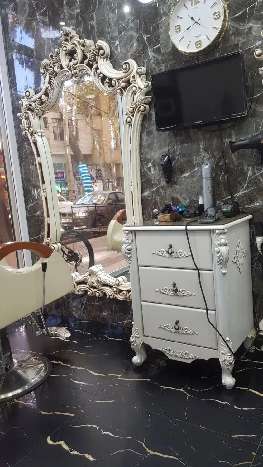 آینه قدی در حد نو|آرایشگاه و سالن‌های زیبایی|خوانسار, |دیوار