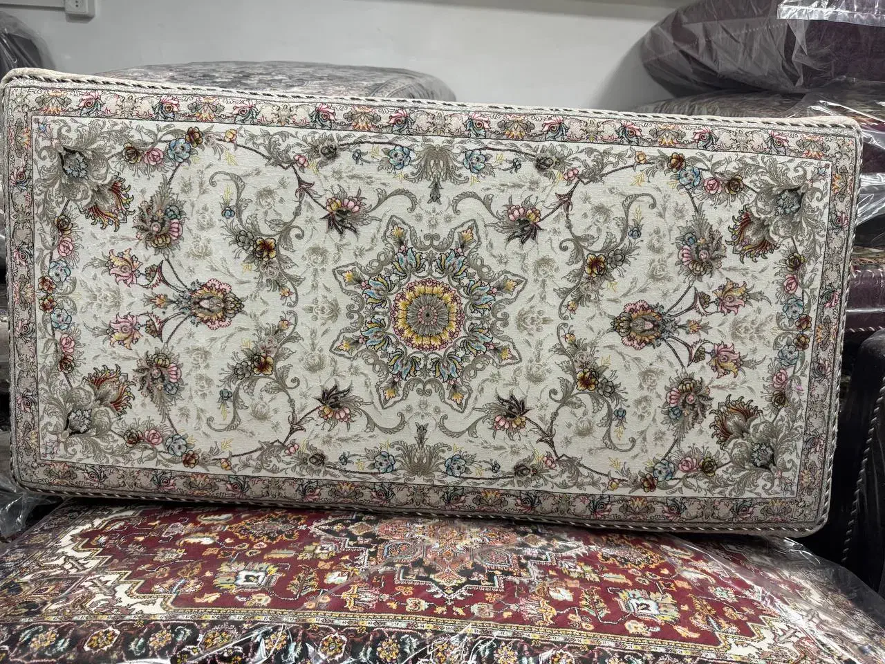 پشتی مناسب برای ویلا و منزل(فرش آوین)|پشتی|تبریز, |دیوار