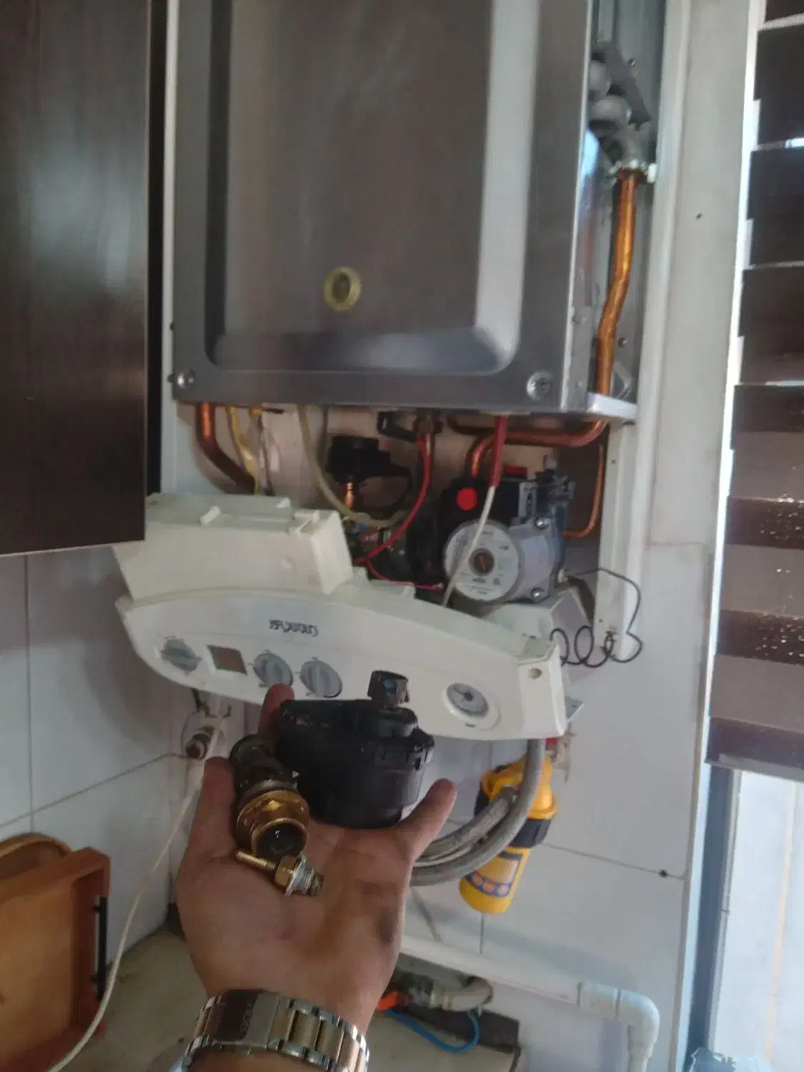 تعمیرات پکیج ابگرمکن|خدمات پیشه و مهارت|پیشوا, |دیوار