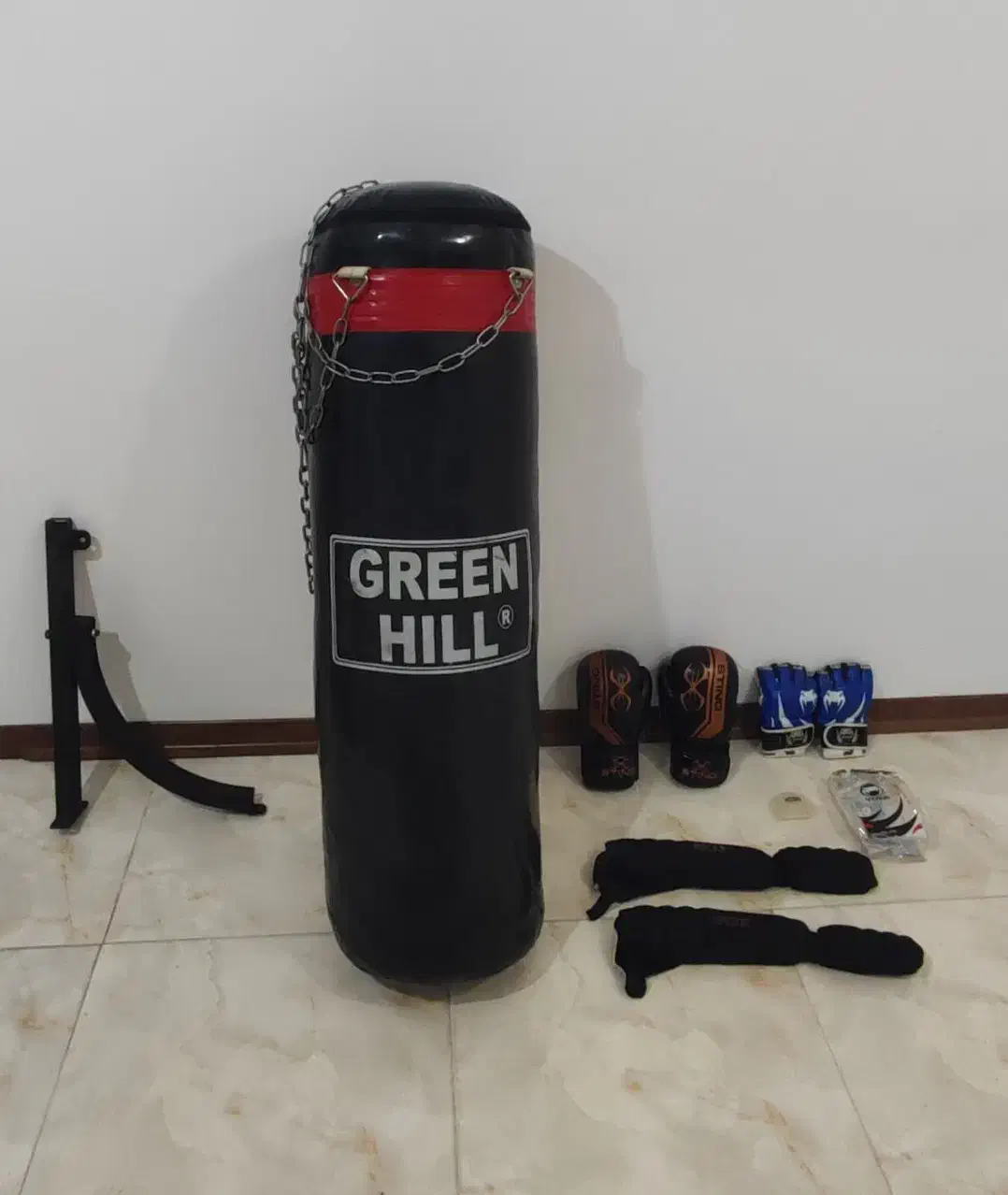 کیسه بوکس با دستکش و تجهیزات کامل بوکس|تجهیزات ورزشی|تالش, هشتپر|دیوار