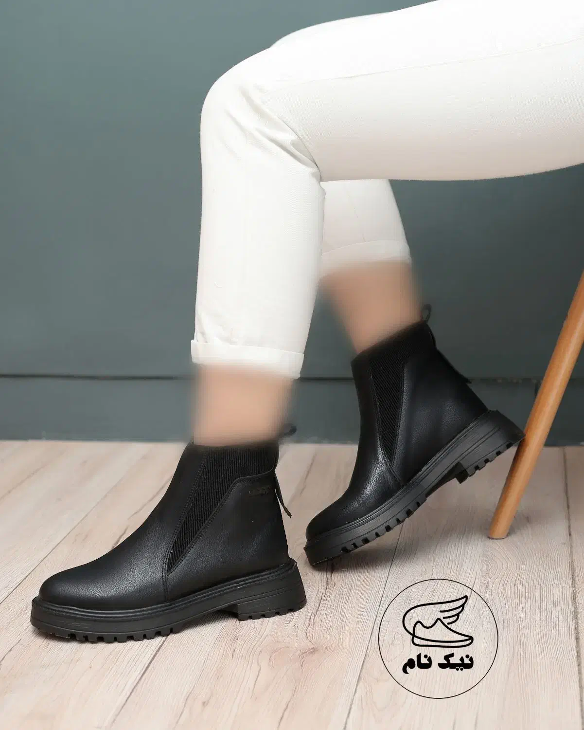 بوت اکو|کیف، کفش، کمربند|قم, صفائیه|دیوار