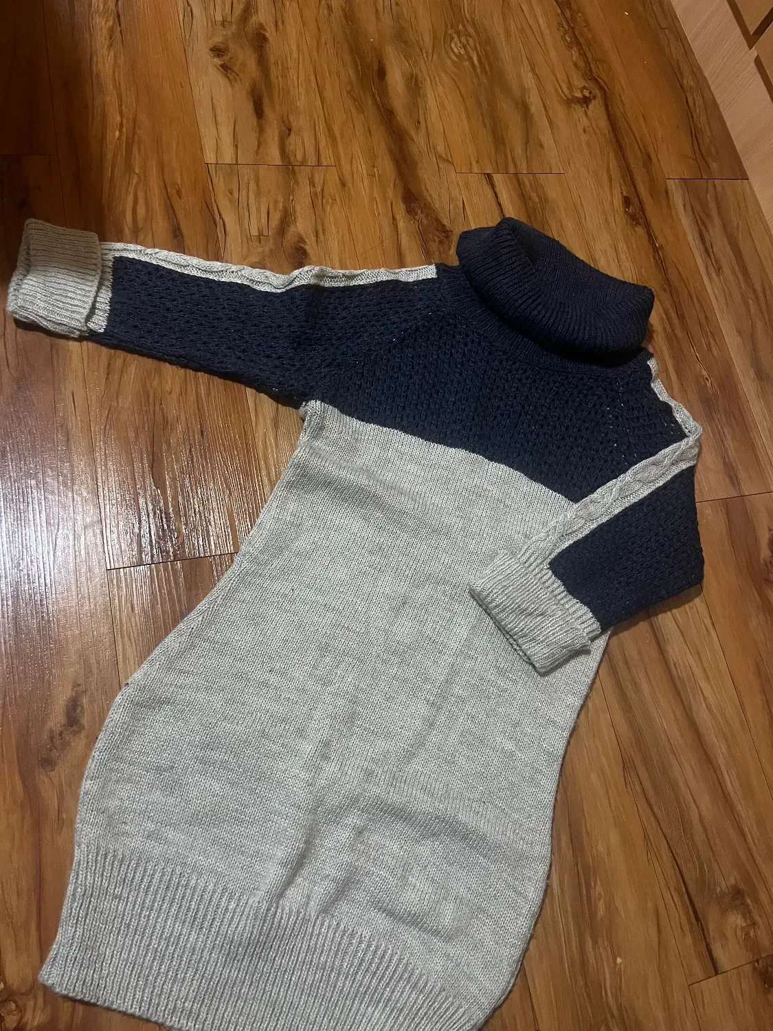 بافت نو|لباس|شاهین‌شهر, حافظ جنوبی|دیوار