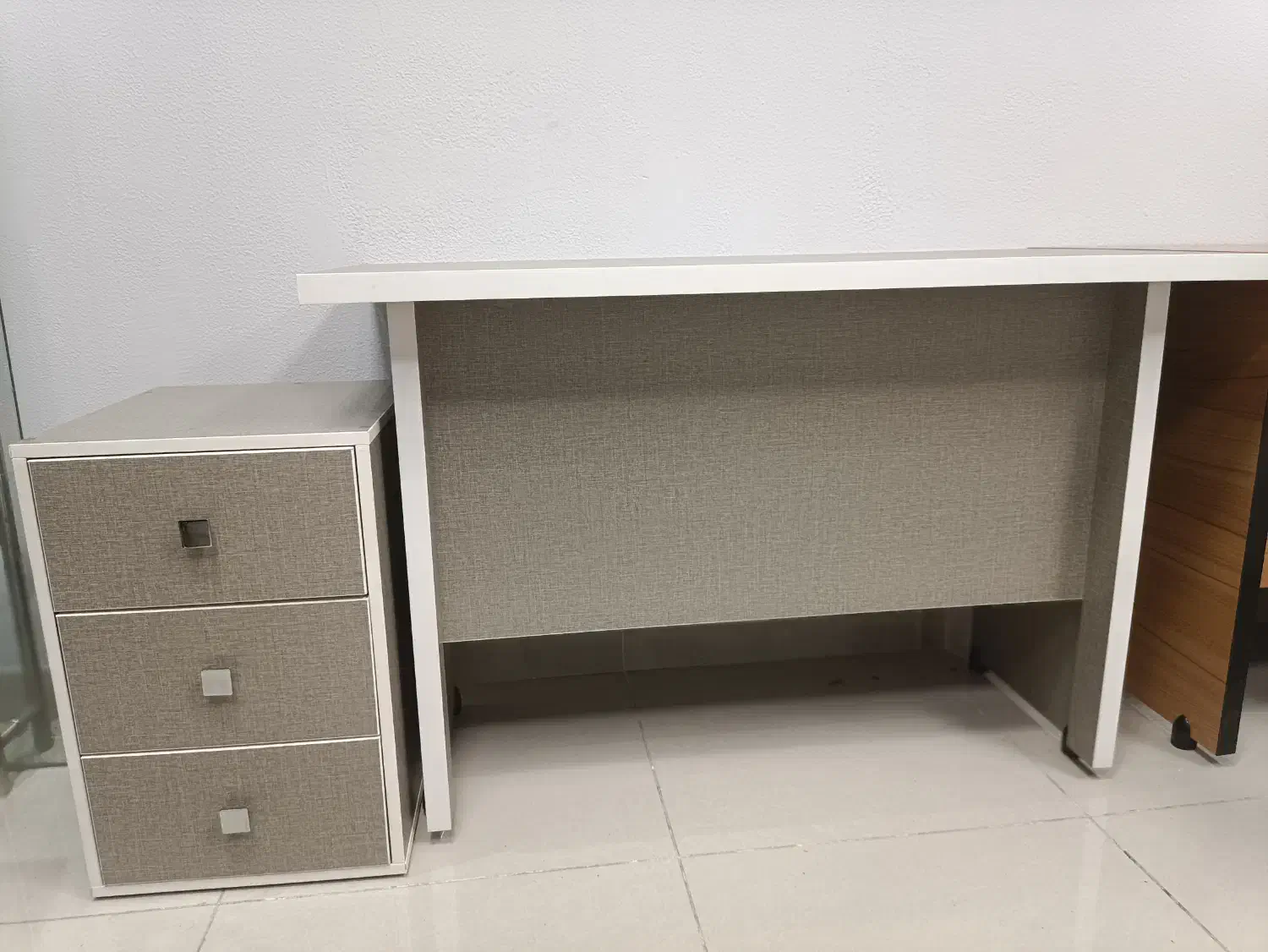 میز و صندلی اداری|دفتر کار|کیش, |دیوار