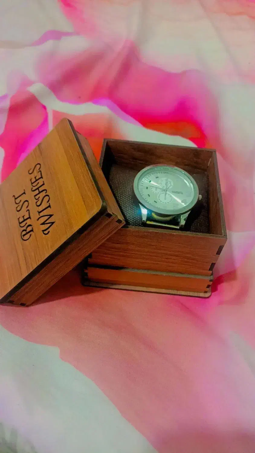 برند ساعت|ساعت|هشتگرد, هشتگرد قدیم|دیوار