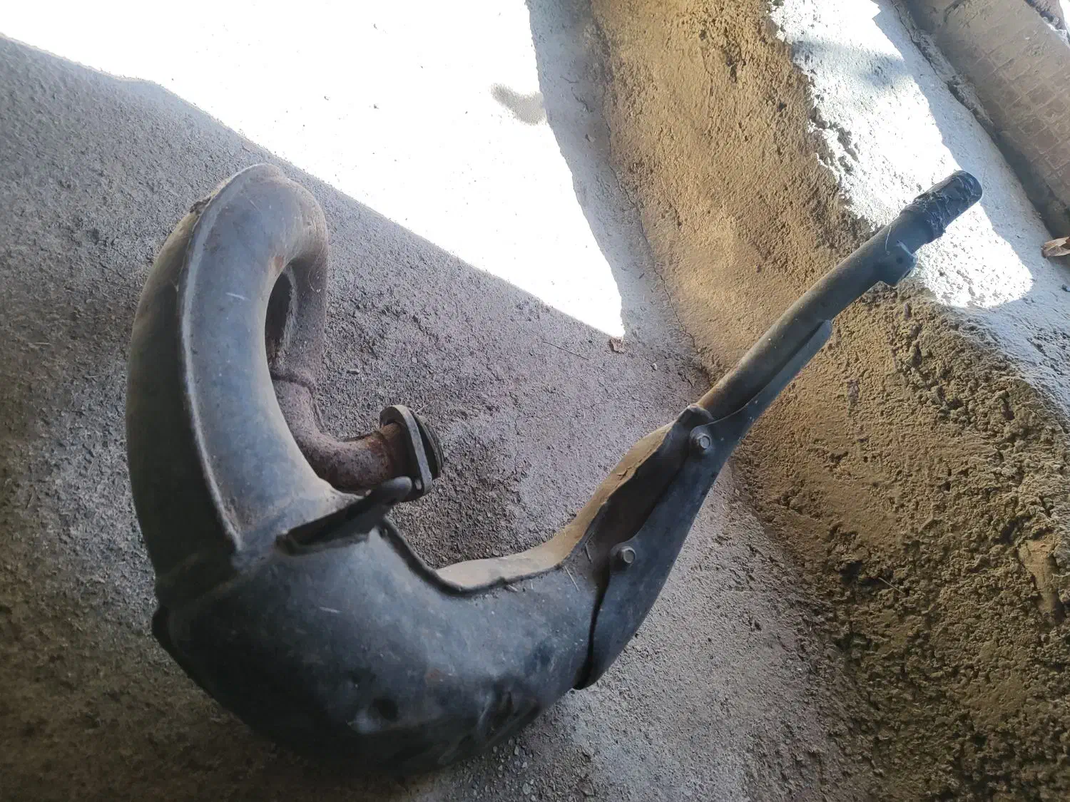 یک عدد اگزوز فابریکی سی ار ام و یک عدد ترک بند|قطعات یدکی و لوازم جانبی|محمدیه-قزوین, |دیوار