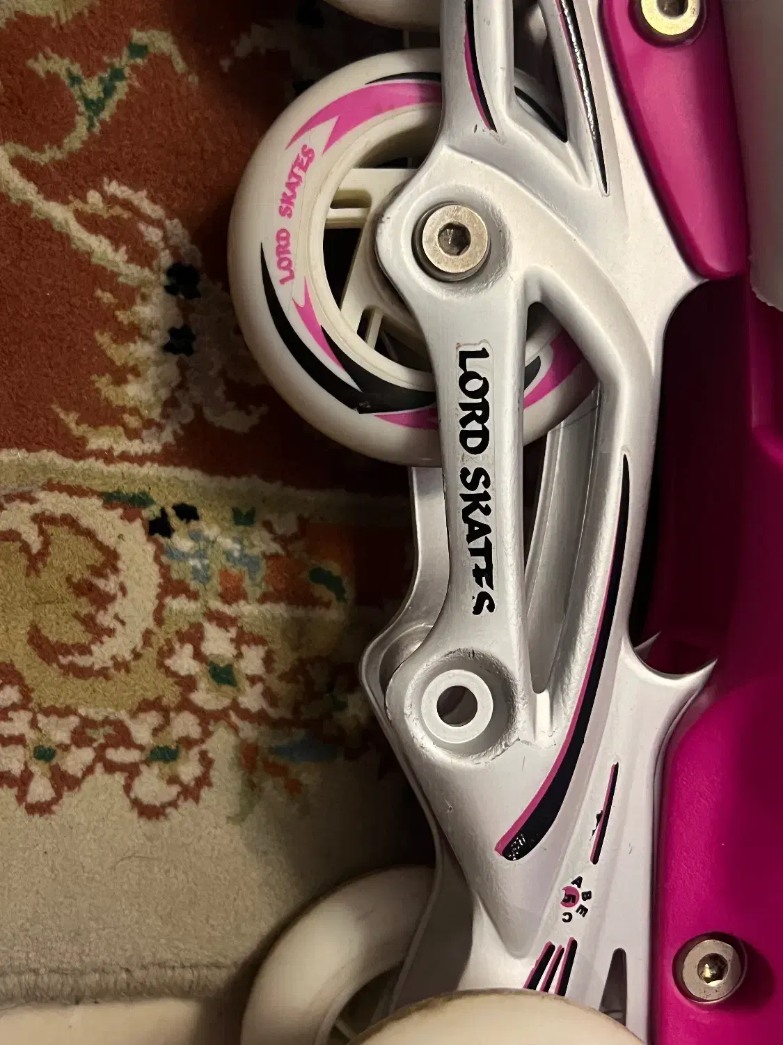 کفش اسکیت با کلاه وزانوبند درحد نو|دوچرخه، اسکیت، اسکوتر|رشت, پل تالشان|دیوار