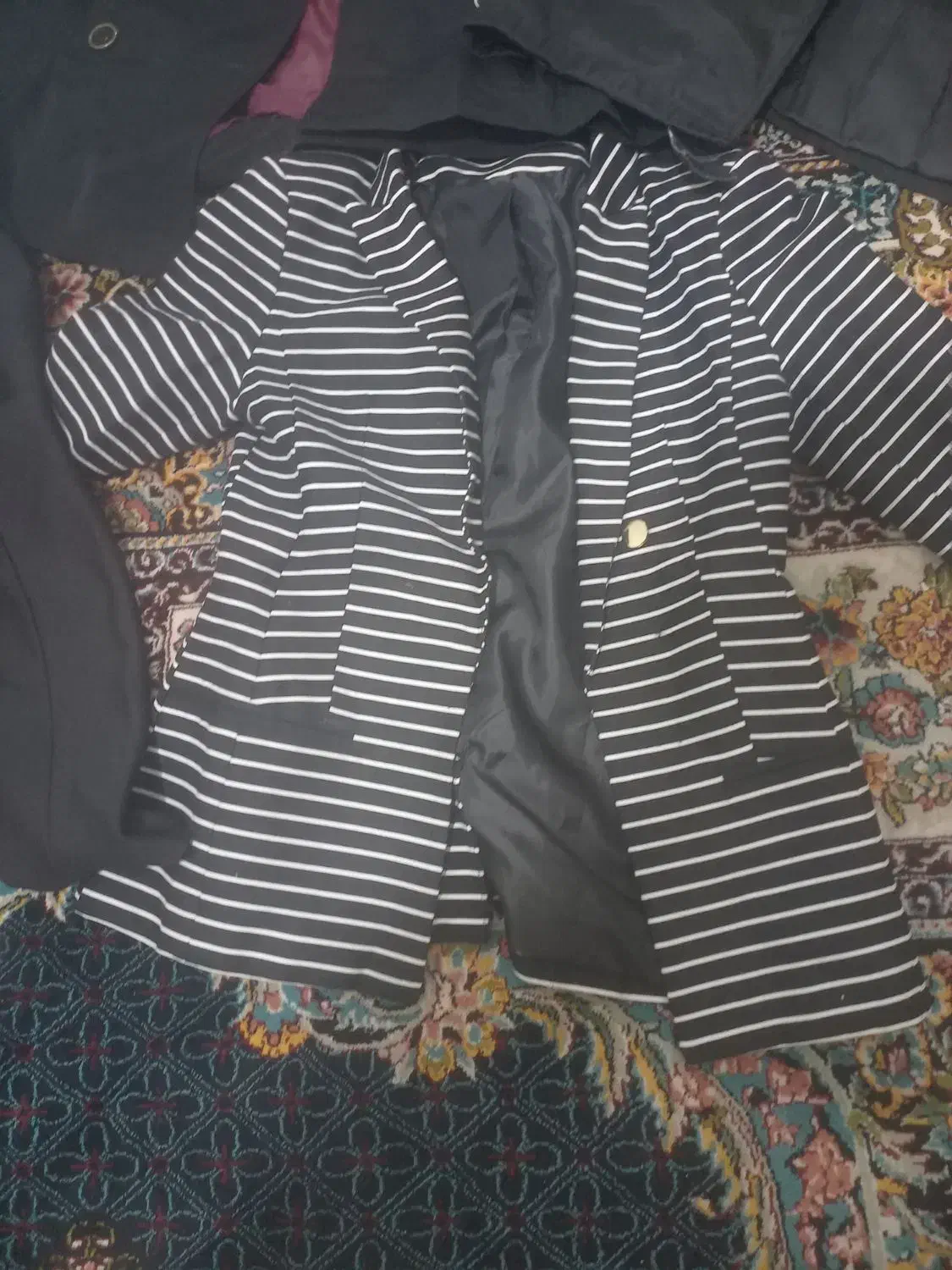 لباس زمستونی|لباس|جلین, |دیوار