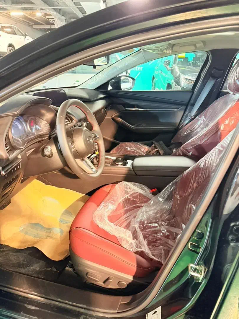 مزدا 3 وارداتی مشکی 2025|خودرو سواری و وانت|تهران, میدان ولیعصر|دیوار