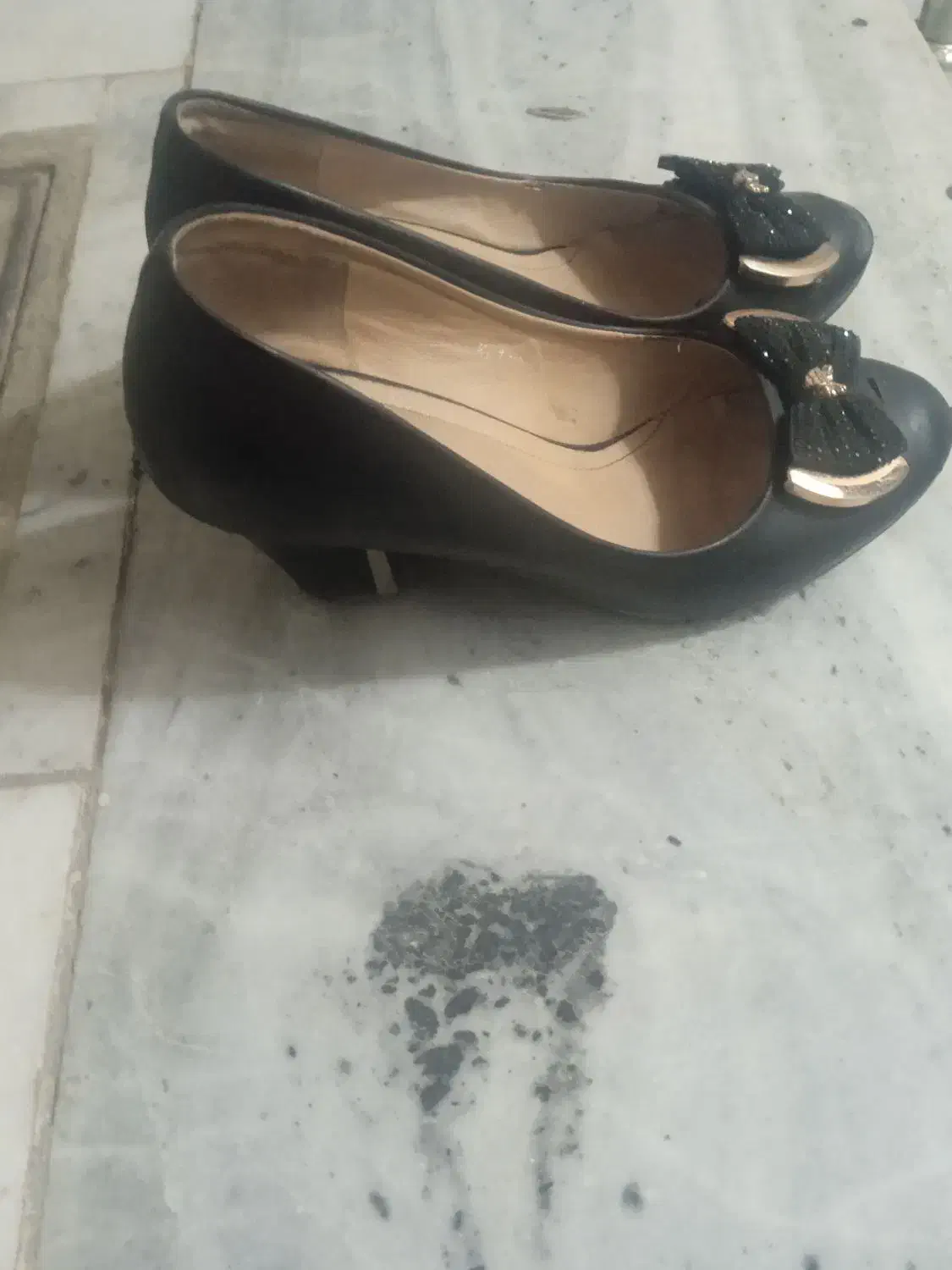 مقدار زیادی لباس درحدنو|لباس|اصفهان, بابوکان جنوبی|دیوار