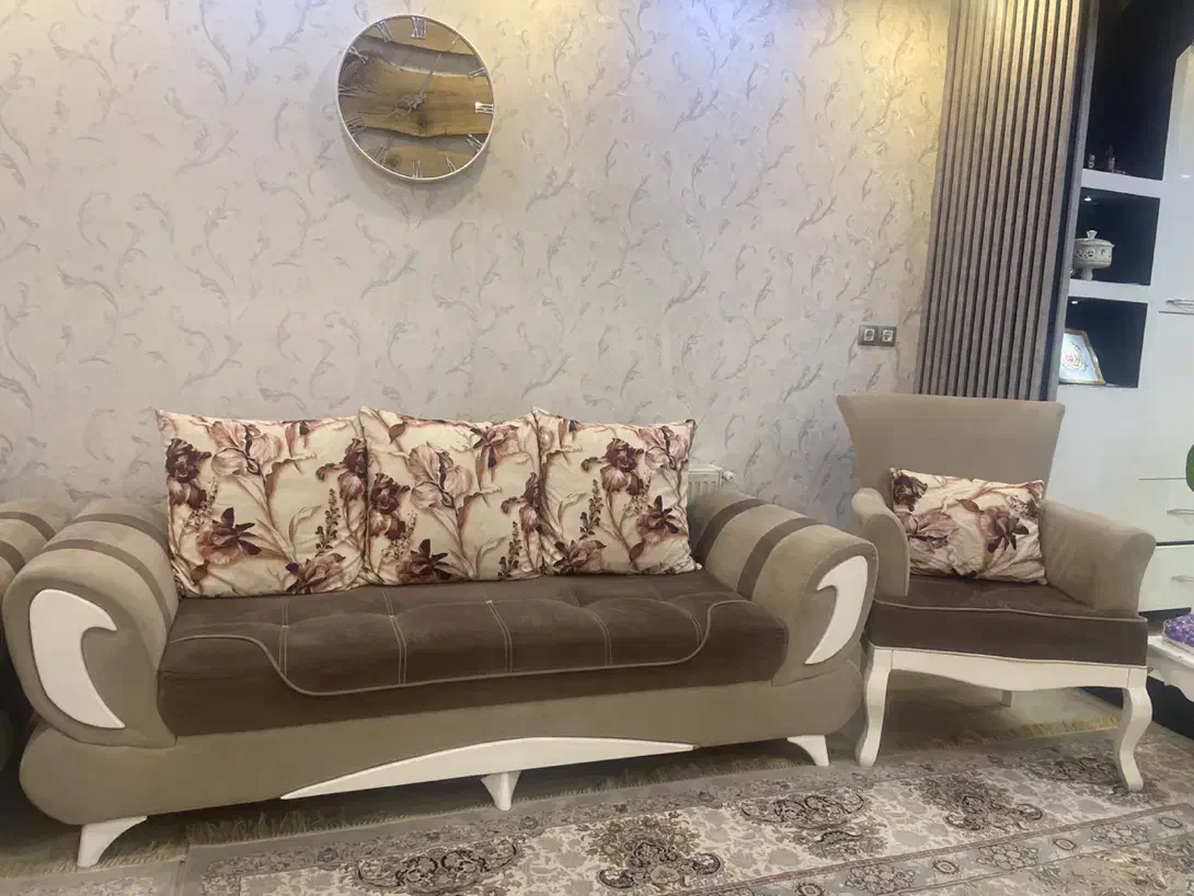 مبل هشت نفره سالم بدون نشست پارچه سالمه بدون زدگی|مبلمان خانگی و میز عسلی|سقز, |دیوار