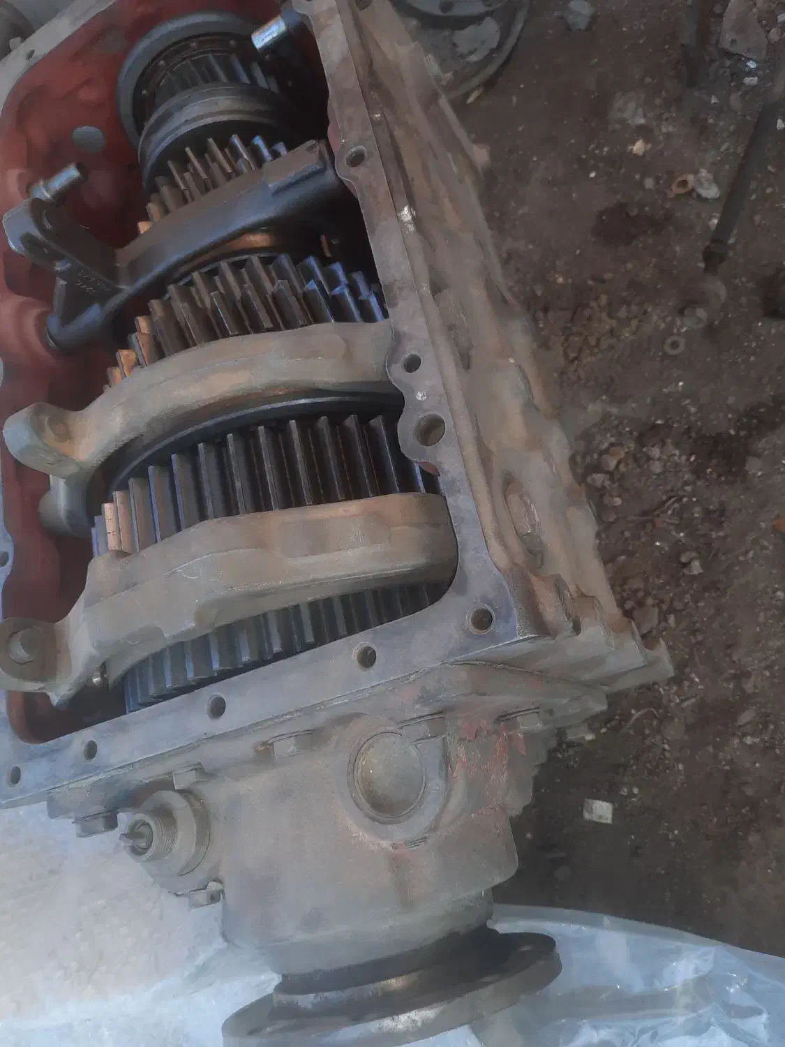 گیربکس ۱۹۲۴|قطعات یدکی و لوازم جانبی|اصفهان, شهرک مهدیه|دیوار