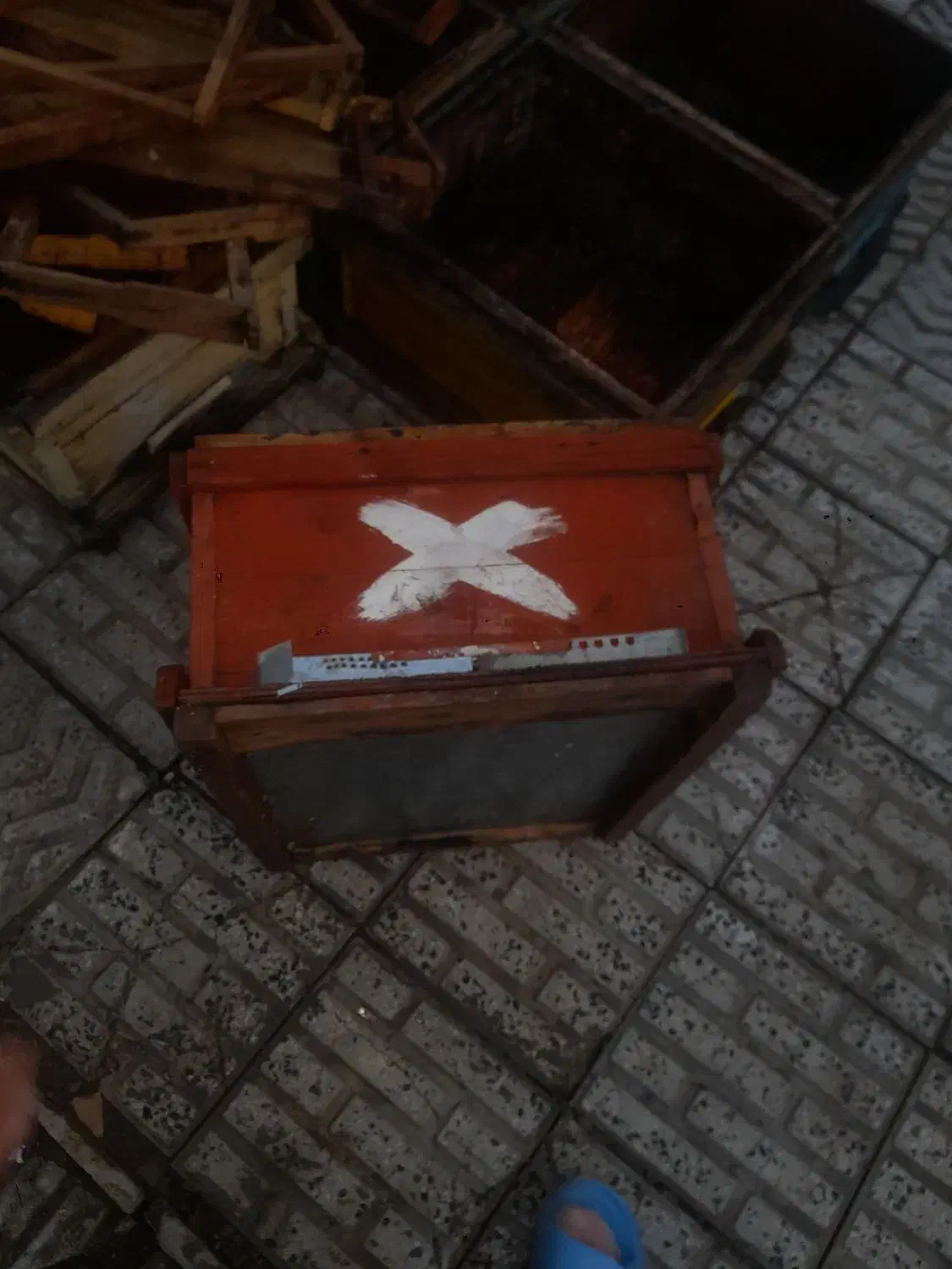 کندو زنبور عسل با قاب|حیوانات مزرعه|الوند, |دیوار