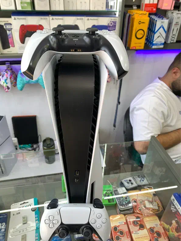Ps5 fat دو دسته اروپا با بازی انلاین|کنسول، بازی ویدئویی و آنلاین|کرج, مصباح|دیوار