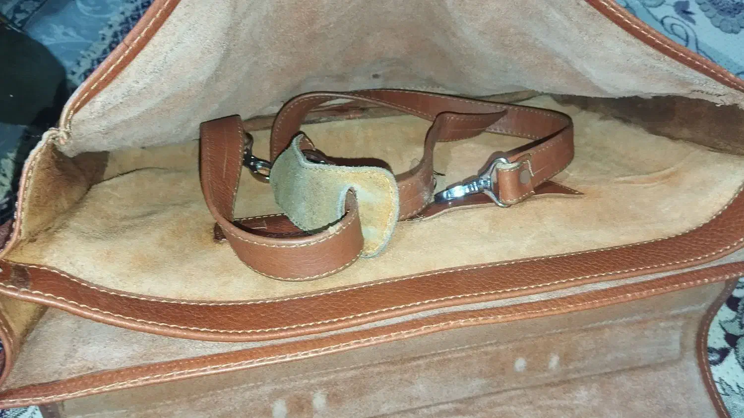 کیف جرم|کیف، کفش، کمربند|بومهن, |دیوار