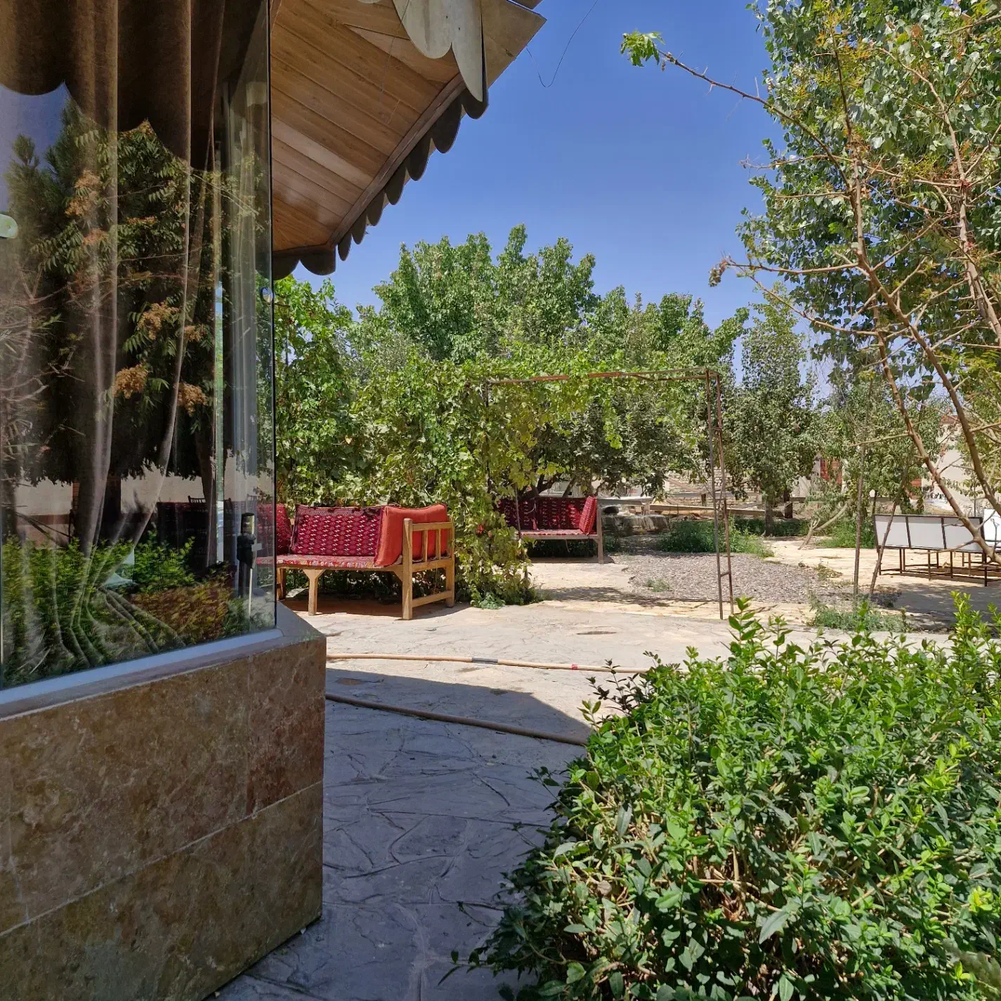 باغ + کلبه الاچیق دونفره ودورهمی خانوادگی|اجارهٔ کوتاهمدت ویلا و باغ|مشهد, سازمان آب|دیوار