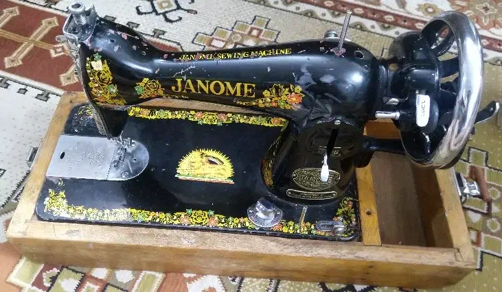 چرخ خیاطی ژانومه|چرخ خیاطی و ریسندگی|اصفهان, شیخ اشراق|دیوار