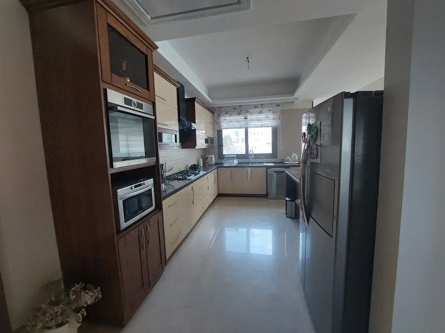 ۲۴۰ متر آپارتمان با ۵۰ متر تراس|اجارهٔ آپارتمان|لواسان, |دیوار