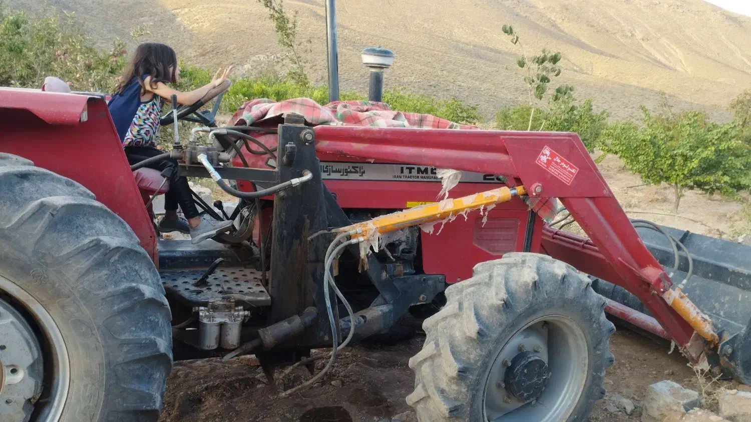 تراکتور|خودرو سنگین|تفت, |دیوار