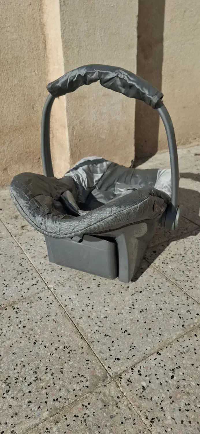 کریر قیمت ۸۰۰ هزار تومان|کالسکه و لوازم جانبی|مشهد, امام خمینی|دیوار